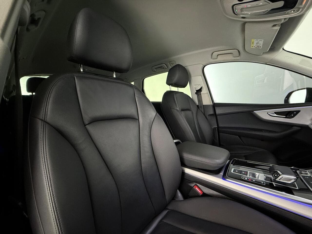 Audi Q7 thumbnail Seat Driver