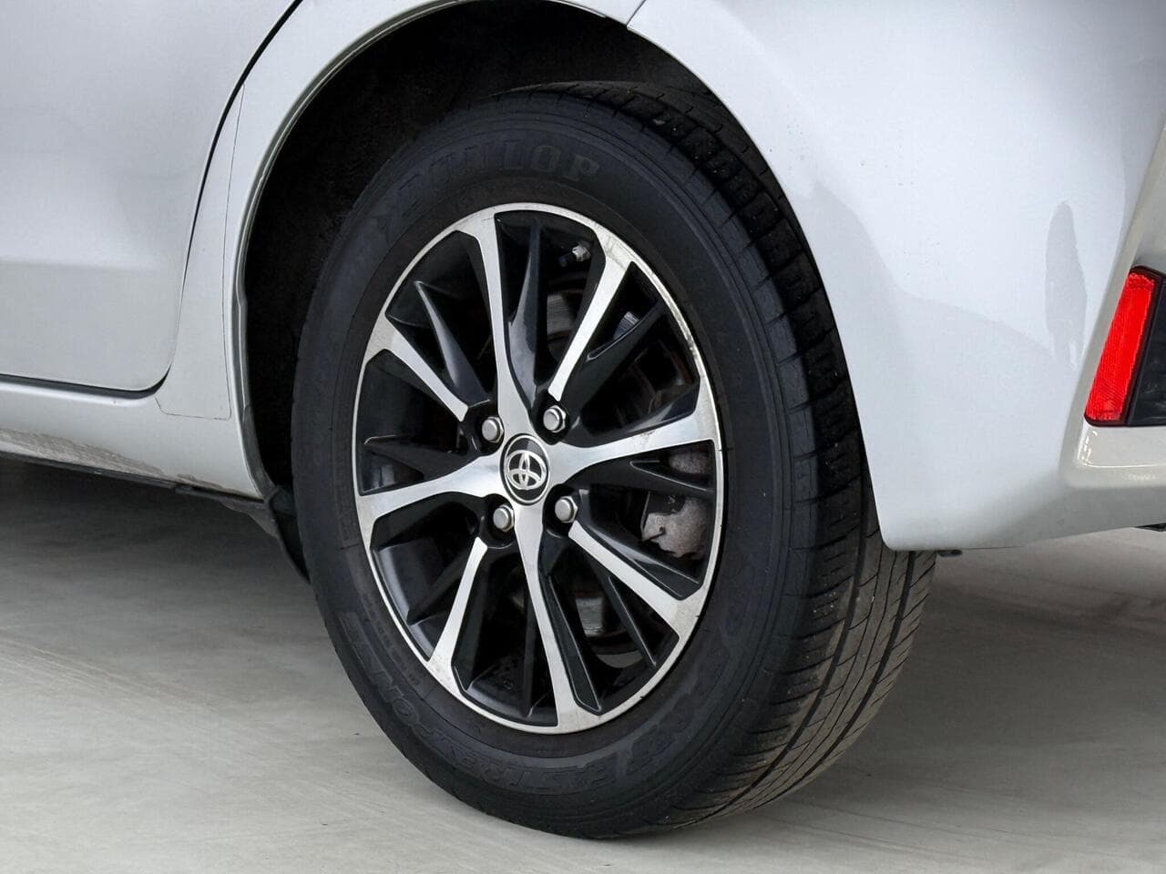 Toyota Yaris thumbnail Wheel
