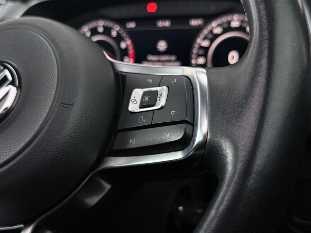 Volkswagen Tiguan thumbnail Misc Controls