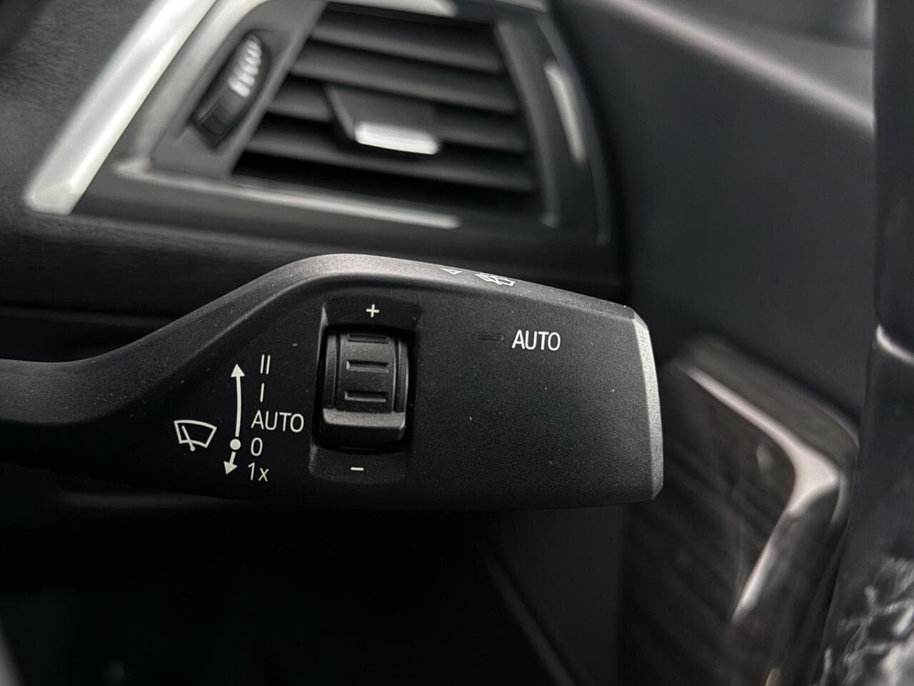 BMW 2 Series thumbnail Misc Controls