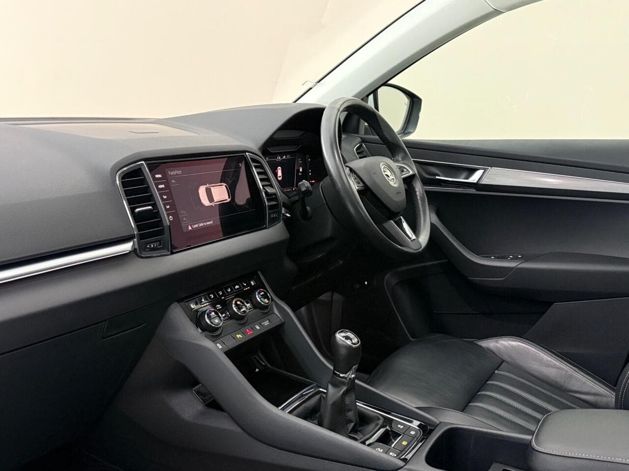 Skoda Karoq thumbnail Interior Front