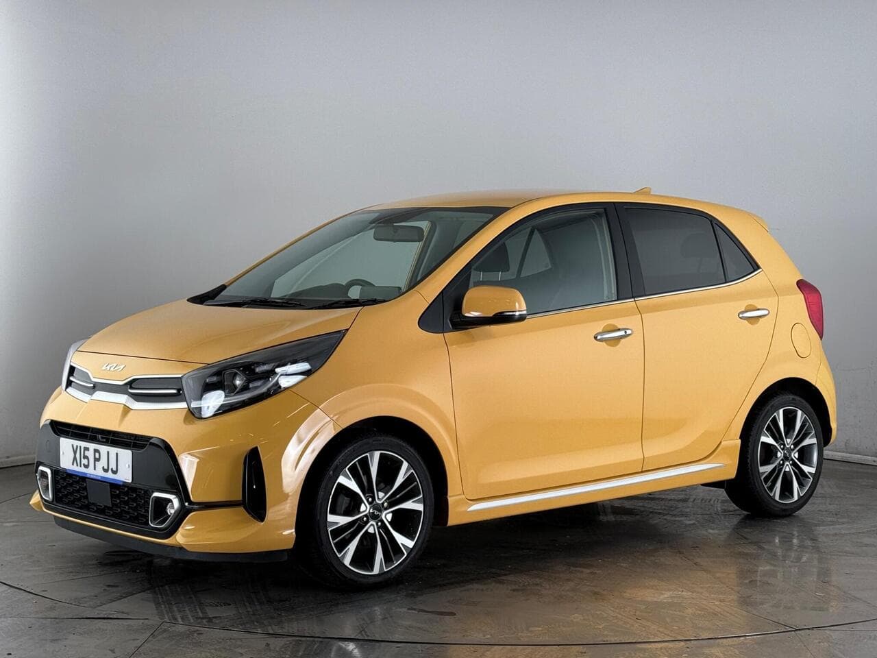 Kia Picanto thumbnail Front Left