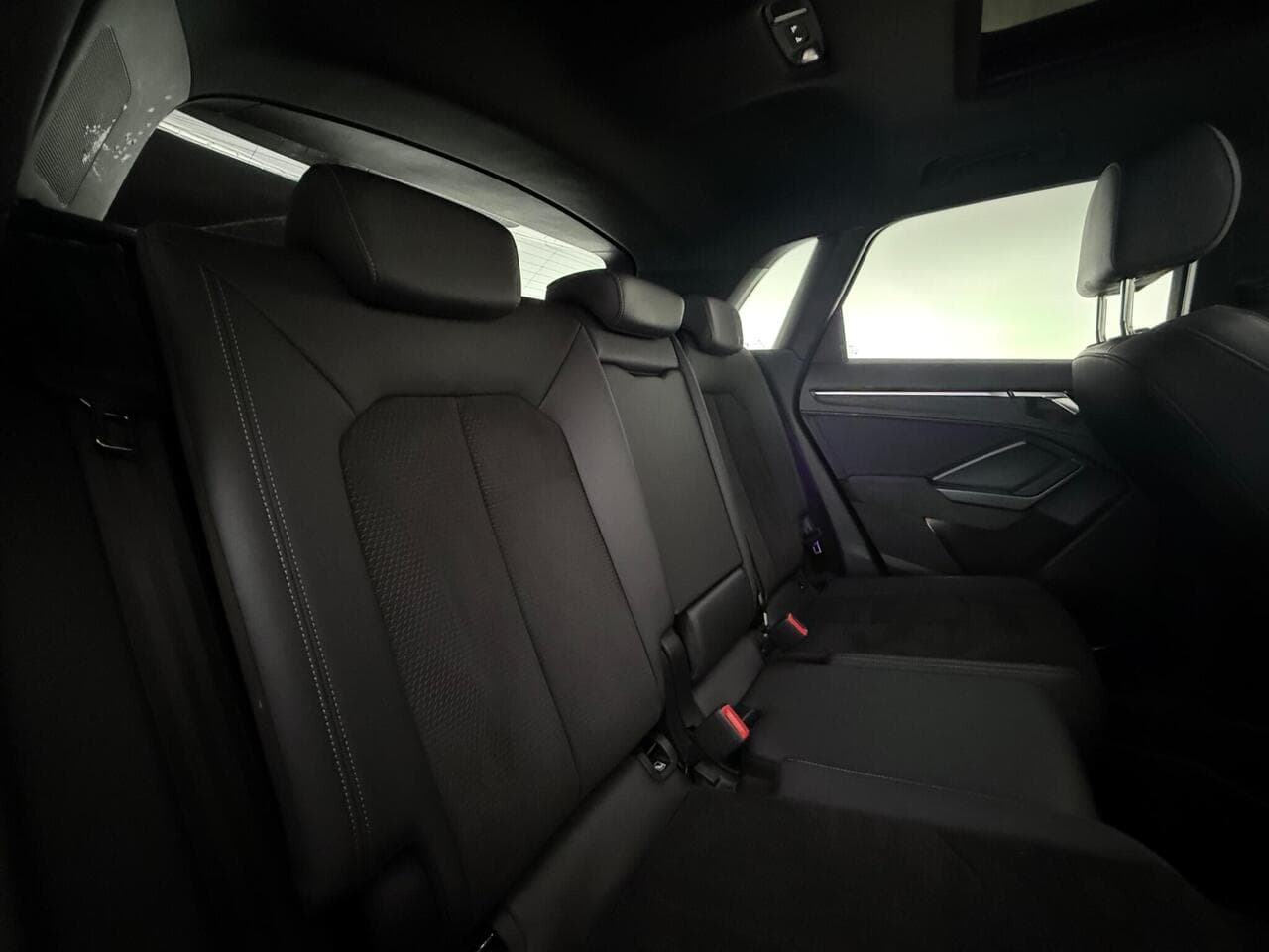 Audi Q3 thumbnail Seats Rear