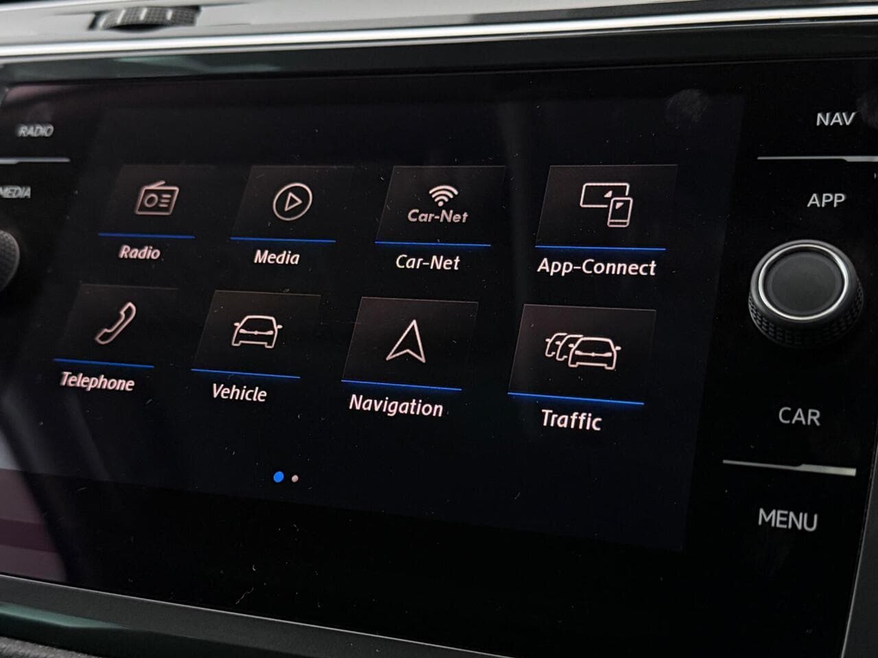 Volkswagen Tiguan thumbnail Infotainment System