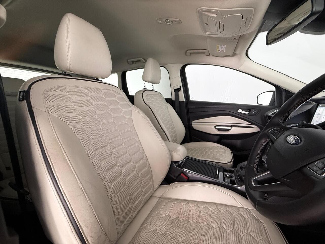 Ford Kuga thumbnail Seat Driver