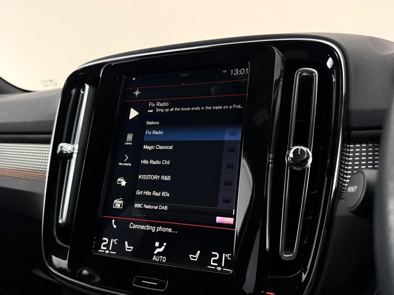 Volvo XC40 thumbnail Infotainment System