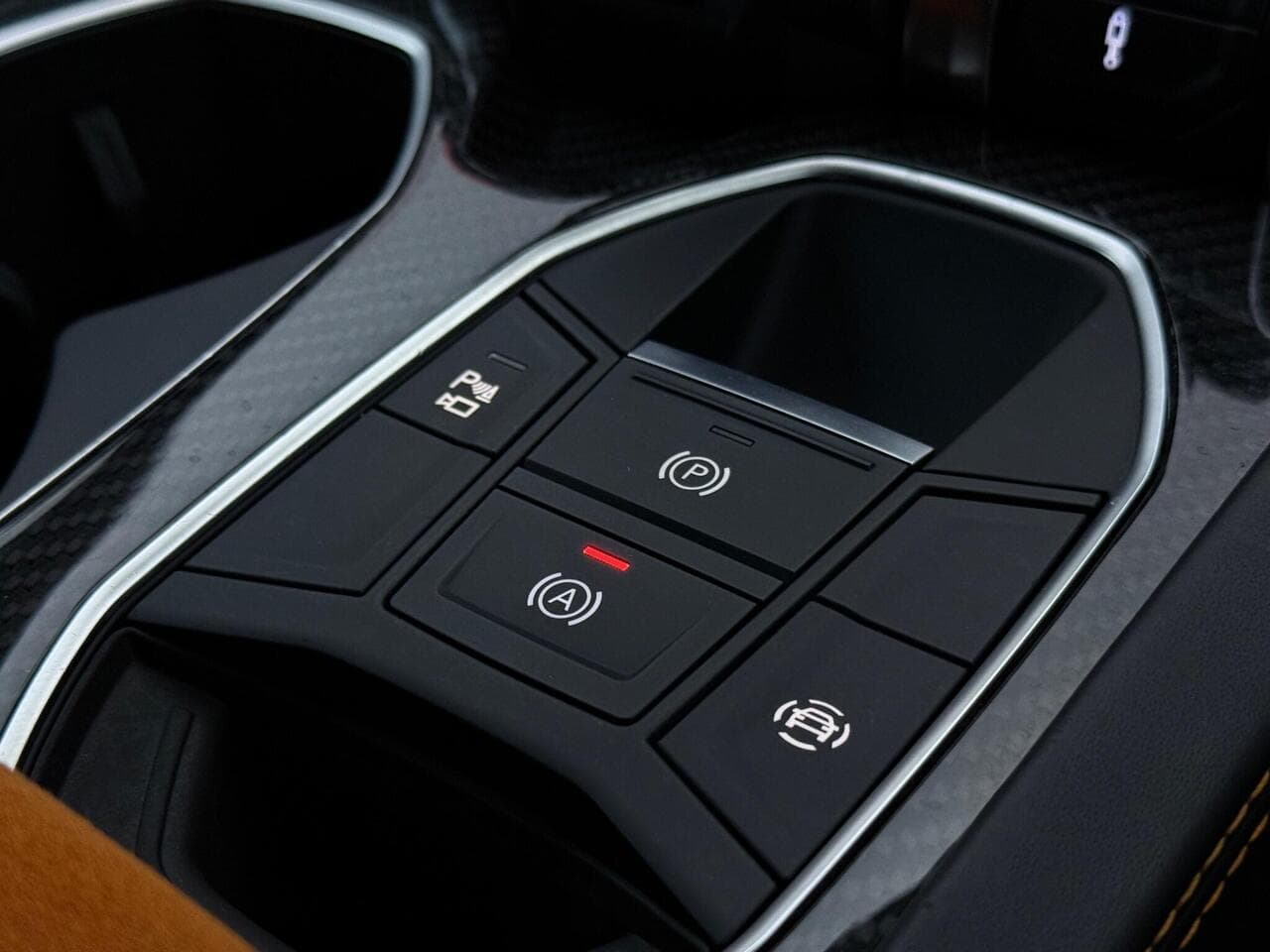 Lamborghini Urus thumbnail Misc Controls