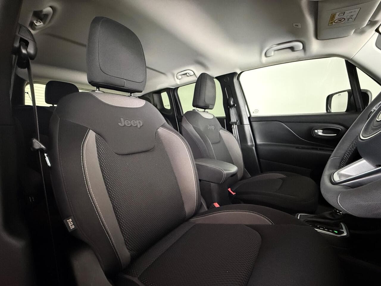 Jeep Renegade thumbnail Seat Driver