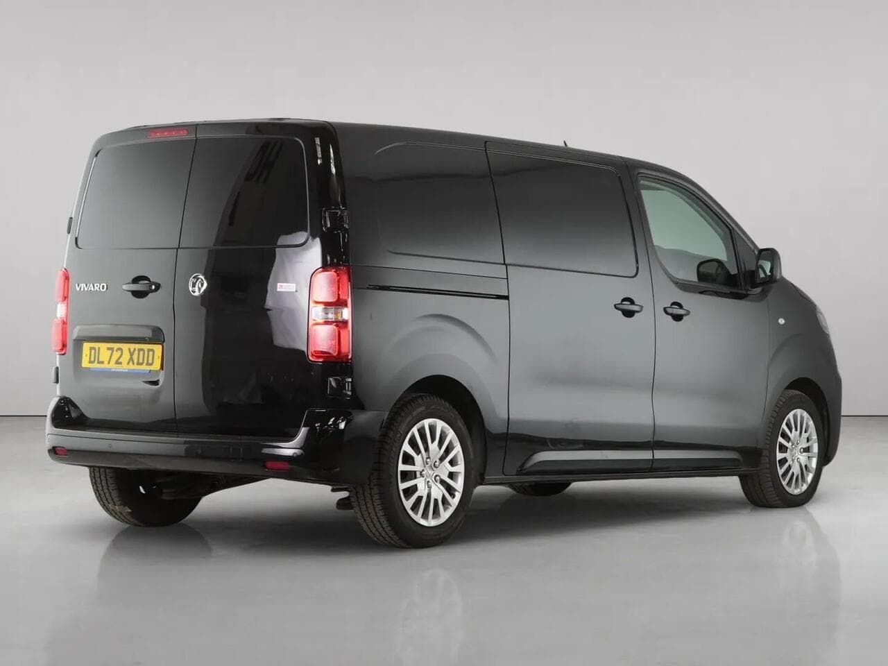 Vauxhall Vivaro thumbnail Rear Right