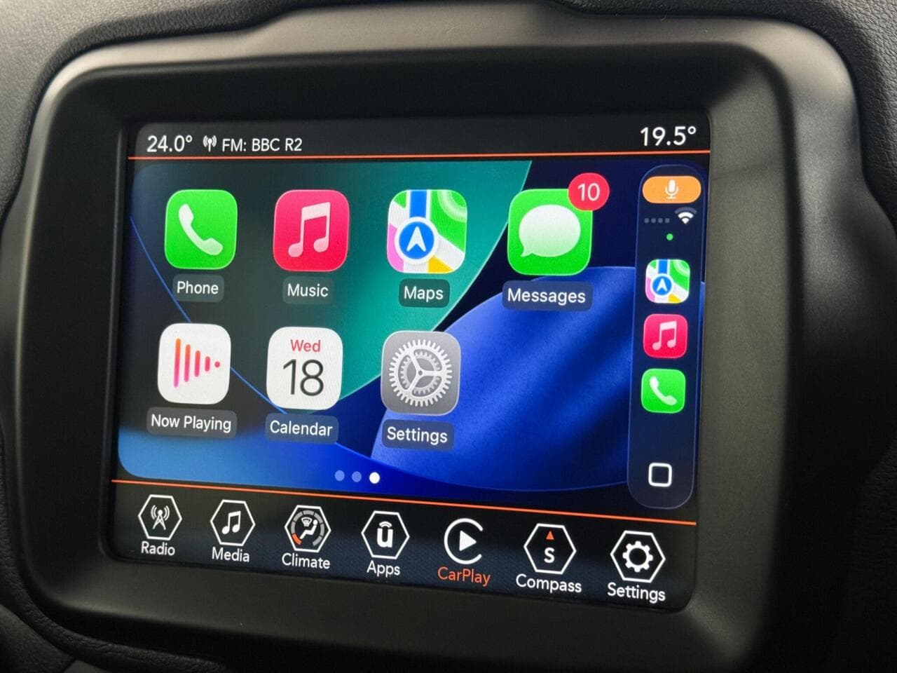 Jeep Renegade thumbnail Infotainment System