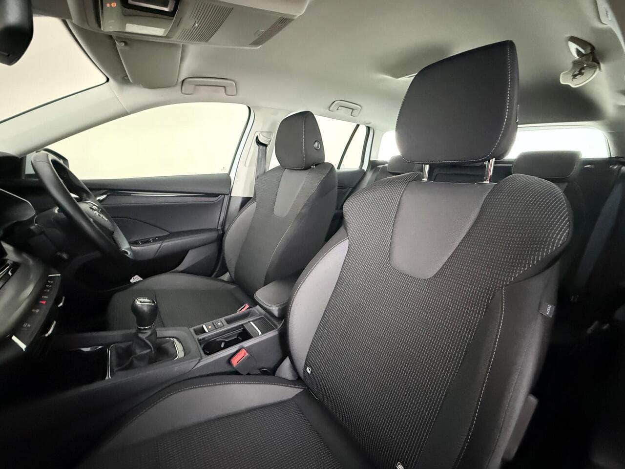 Skoda Octavia thumbnail Seat Front Passenger