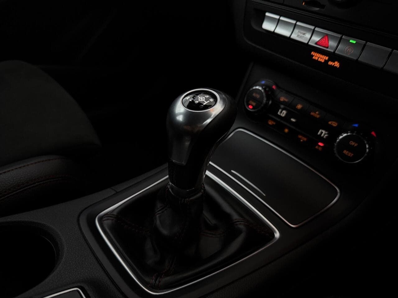Mercedes-Benz B Class thumbnail Interior Front