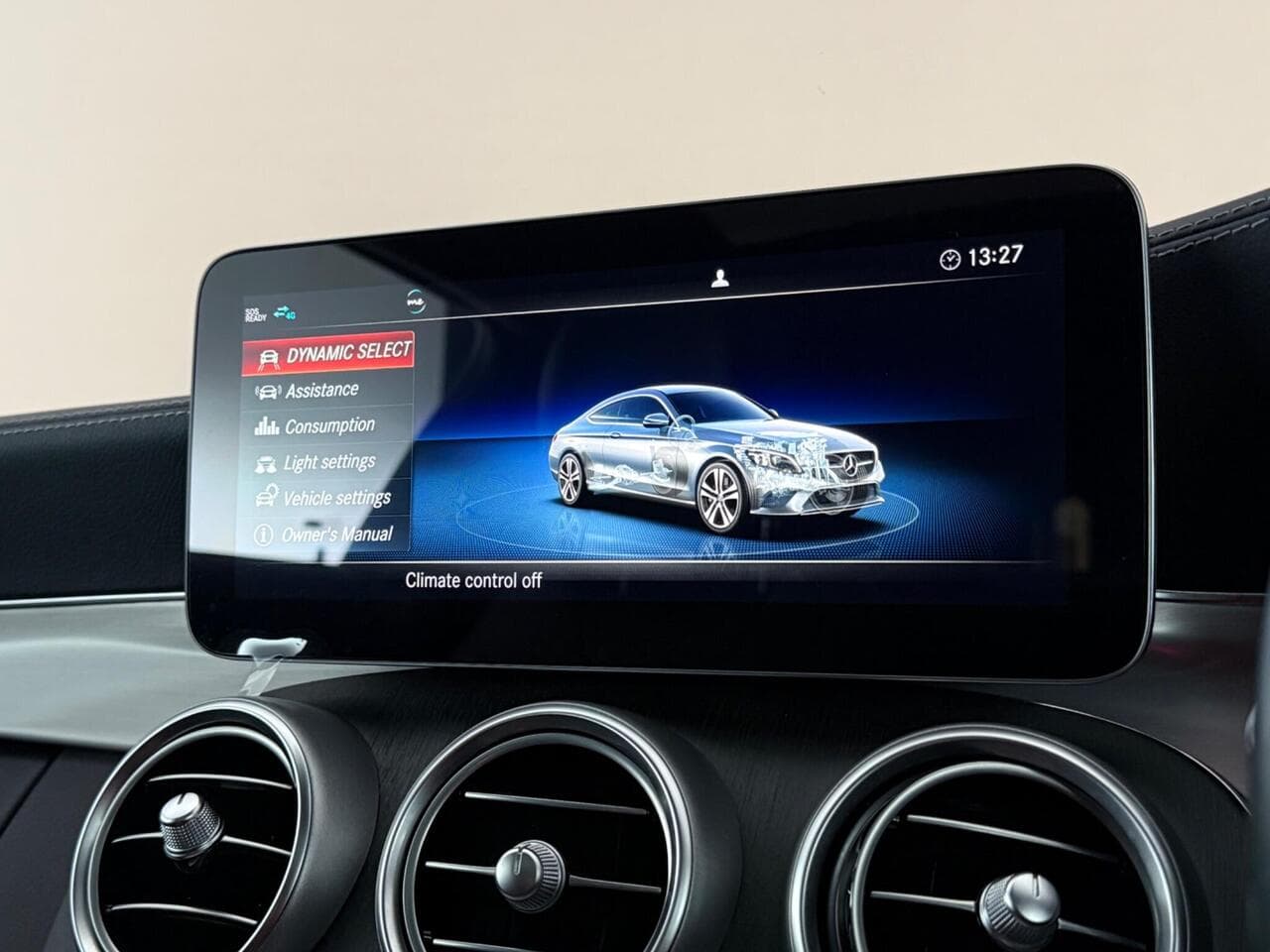 Mercedes-Benz C Class thumbnail Infotainment System