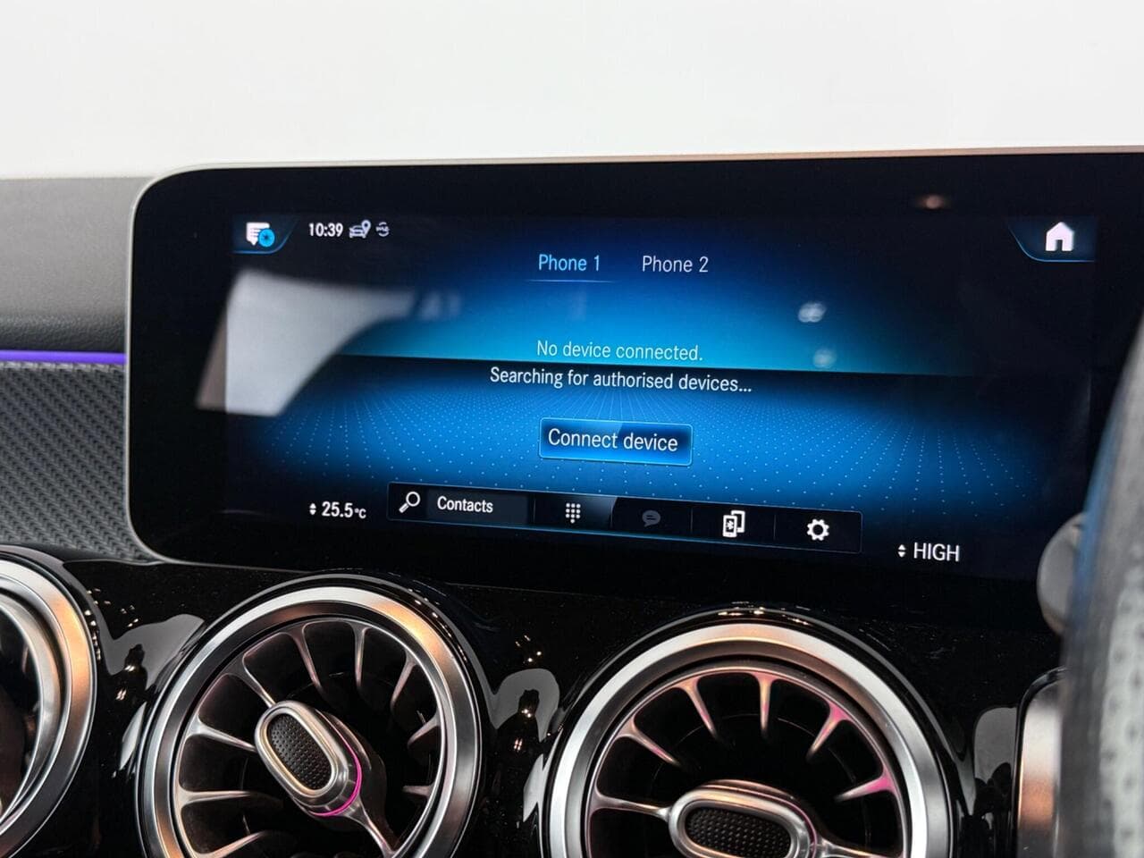 Mercedes-Benz GLB thumbnail Infotainment System