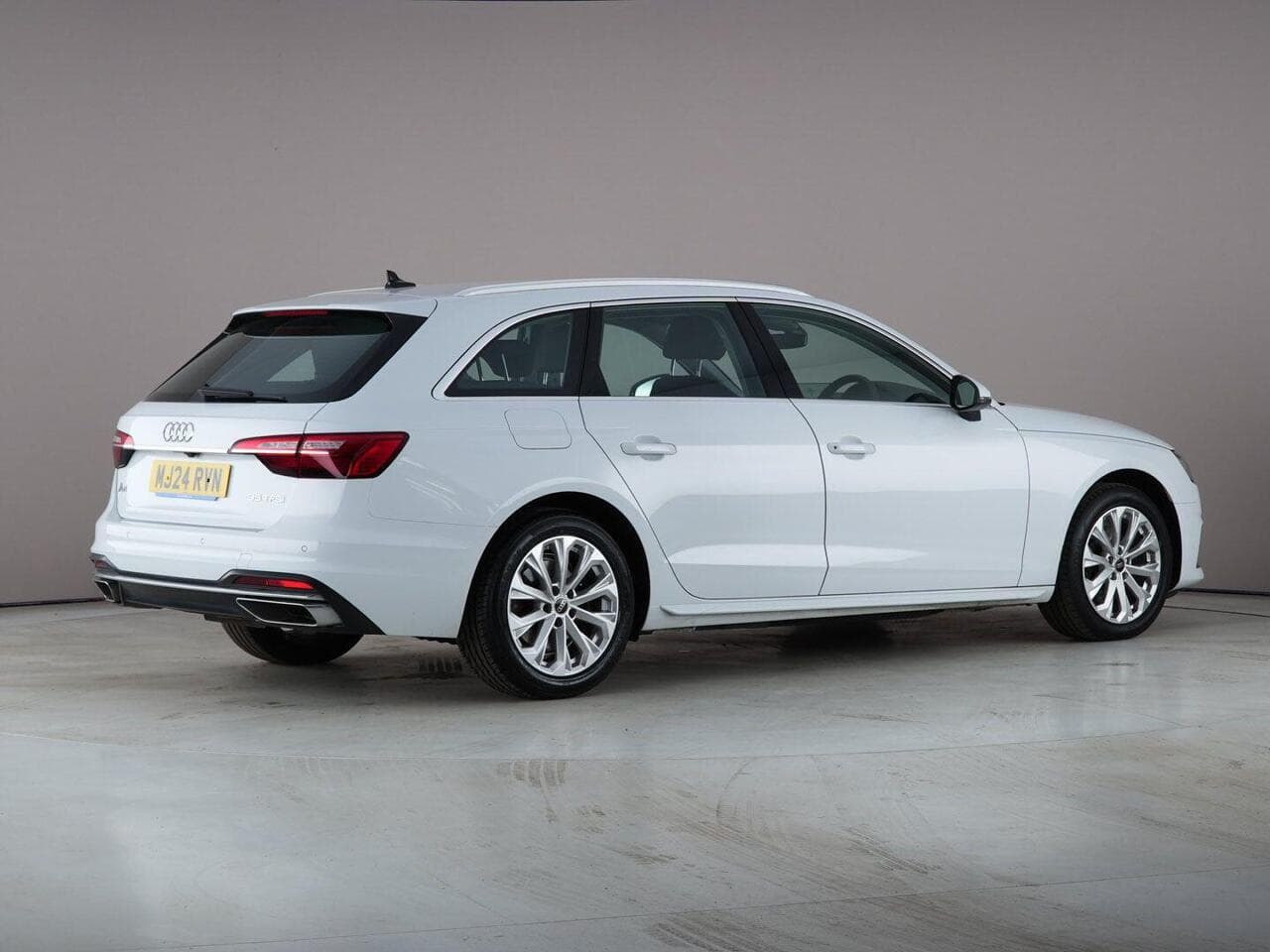 Audi A4 Avant thumbnail Rear Right