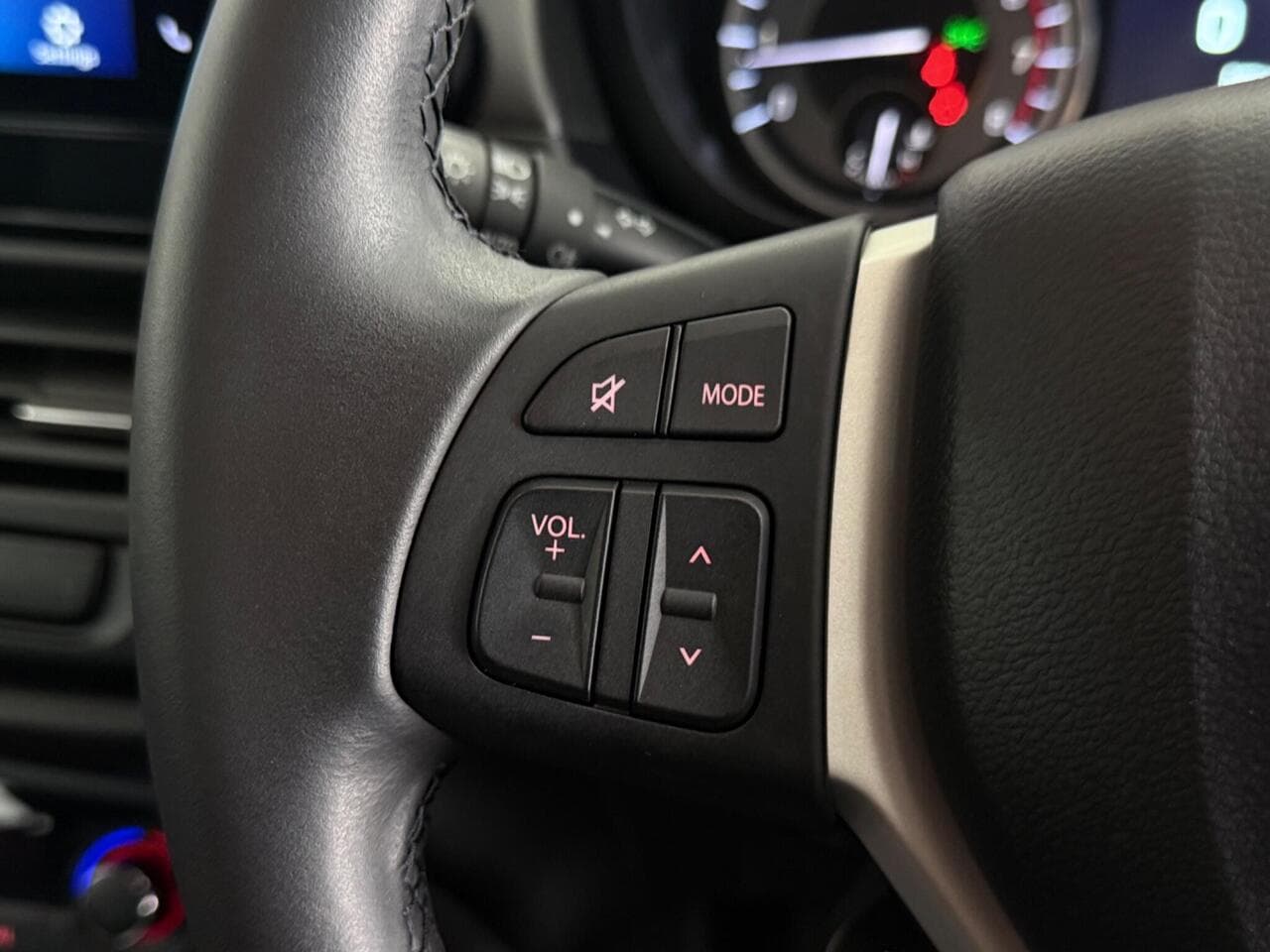 Suzuki S-Cross thumbnail Misc Controls
