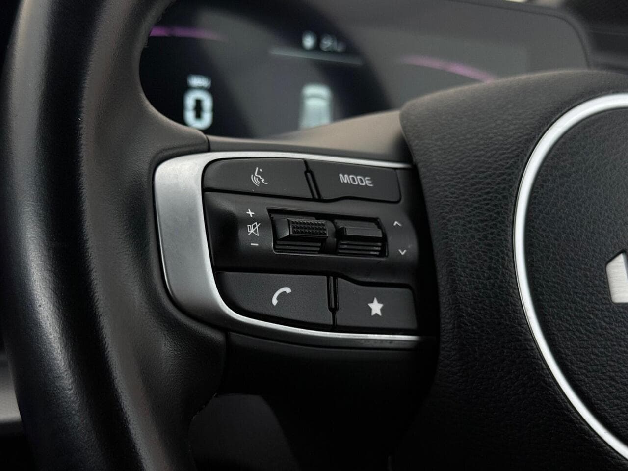 Kia Sportage thumbnail Misc Controls