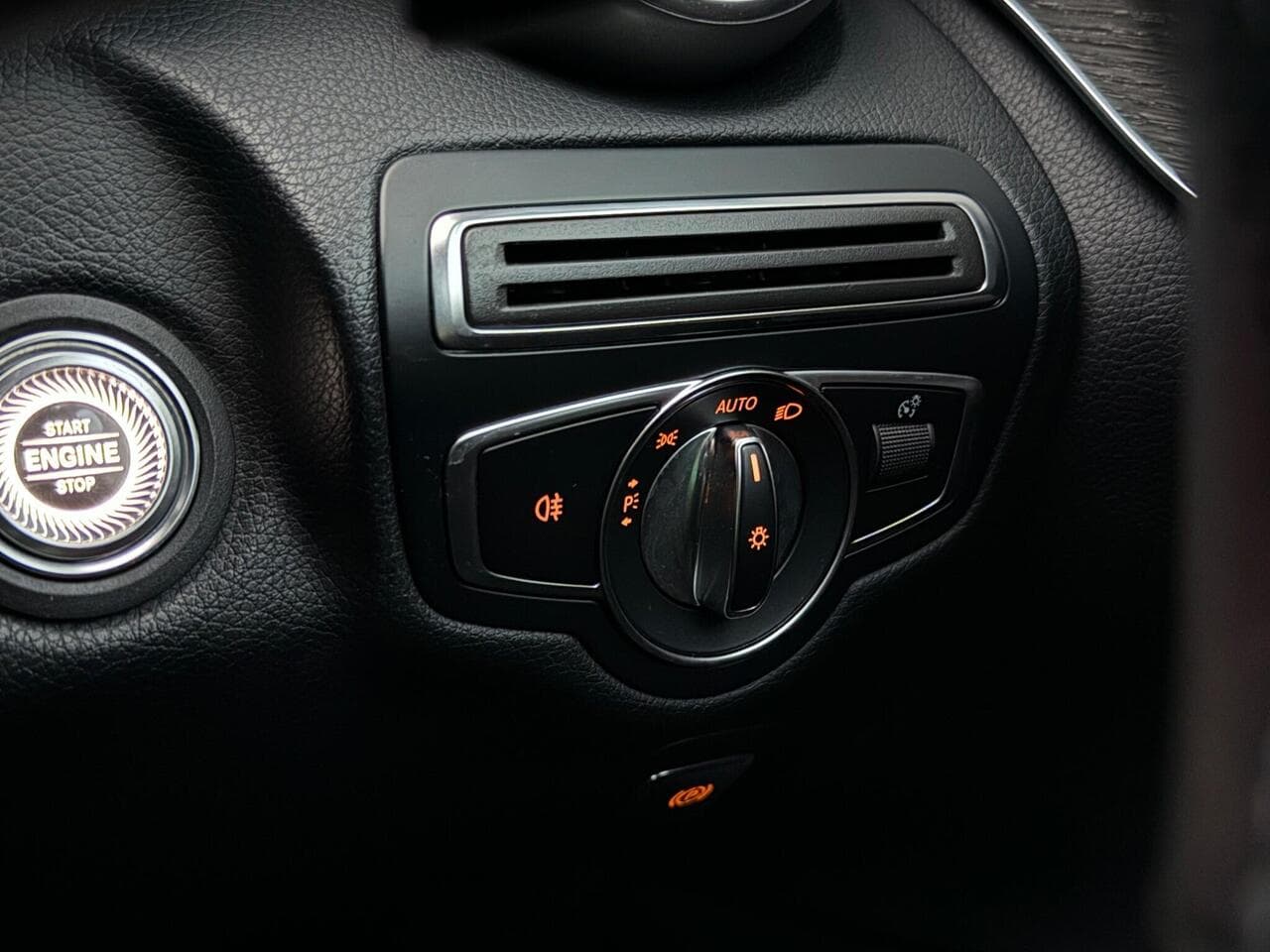 Mercedes-Benz C Class thumbnail Misc Controls