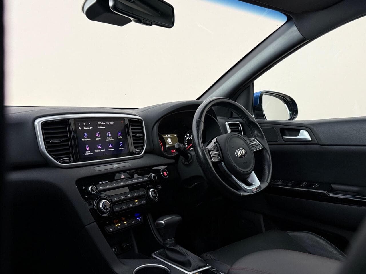 Kia Sportage thumbnail Interior Front