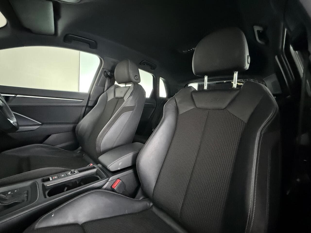Audi Q3 thumbnail Seat Front Passenger