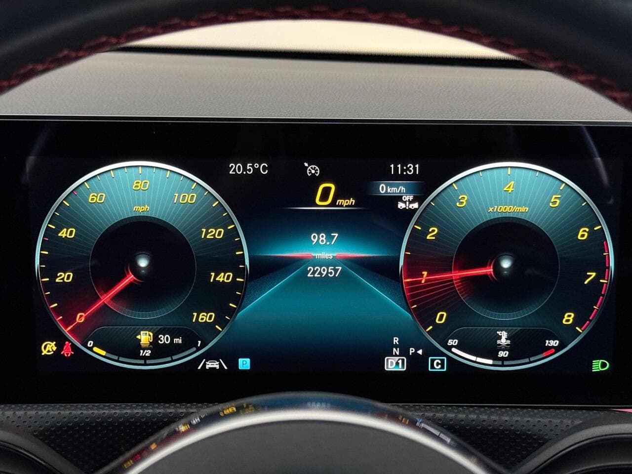 Mercedes-Benz CLA thumbnail Driver Instruments