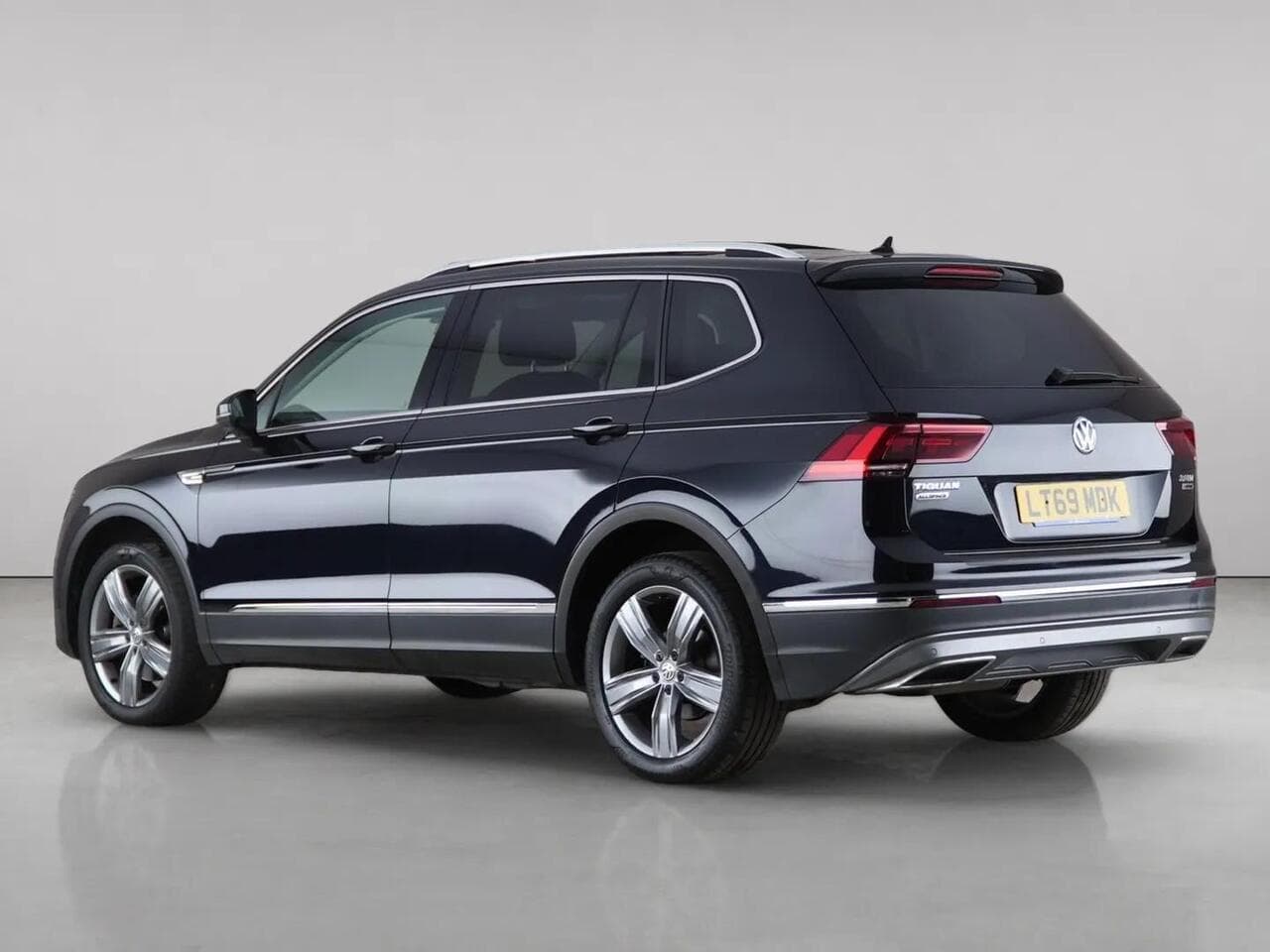 Volkswagen Tiguan Allspace thumbnail Rear Left