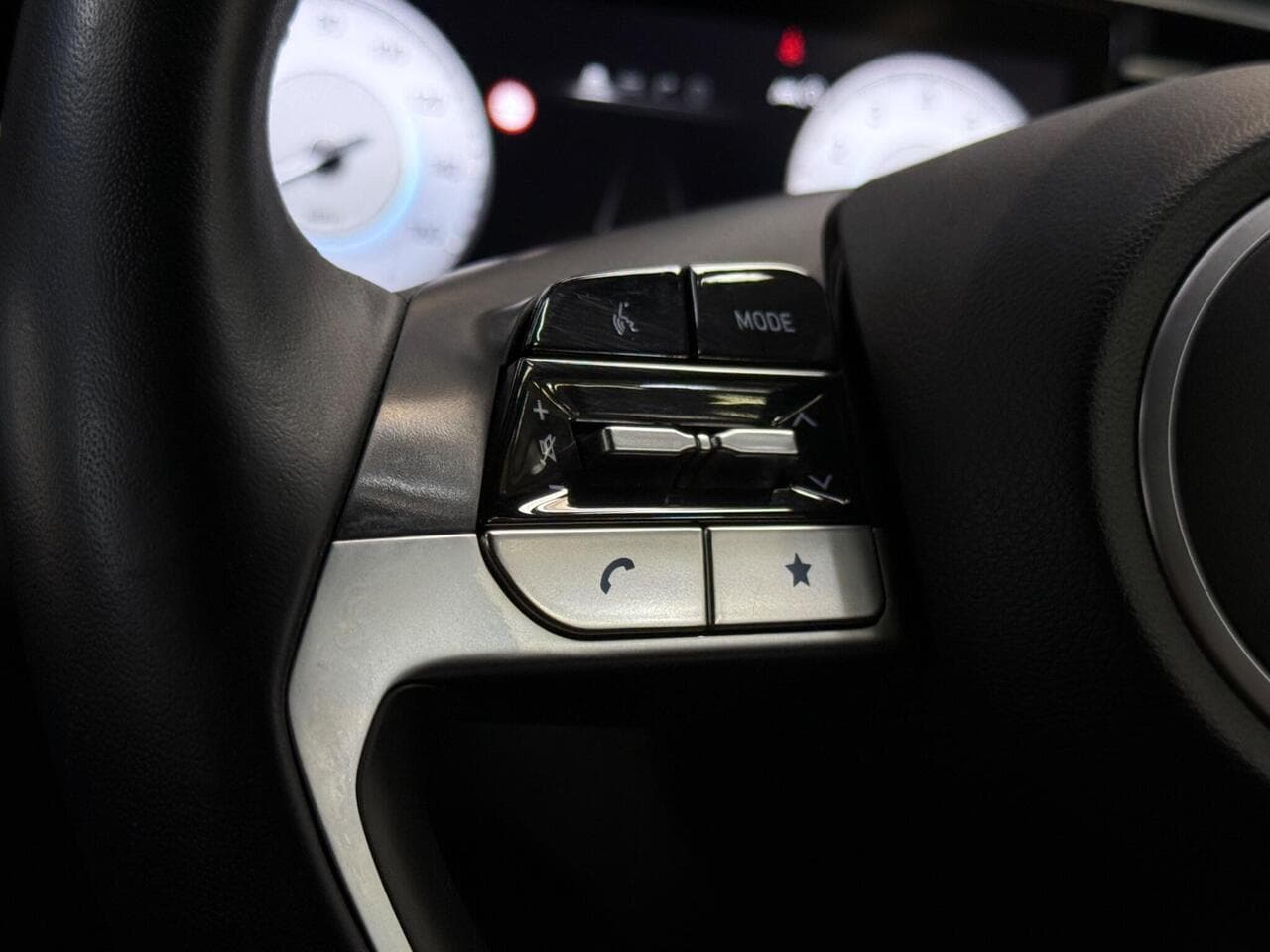 Hyundai TUCSON thumbnail Misc Controls