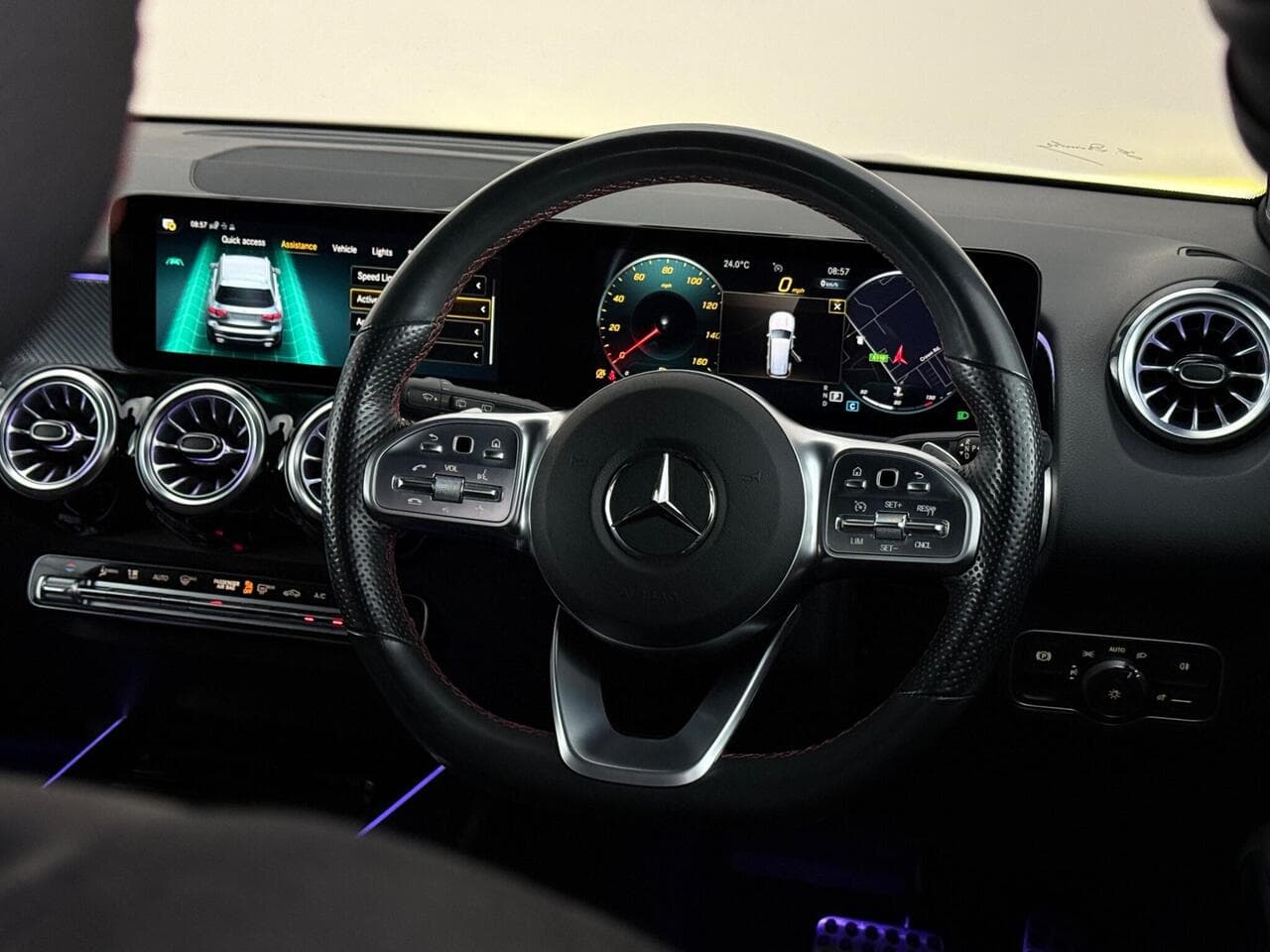 Mercedes-Benz GLB thumbnail Steering Wheel