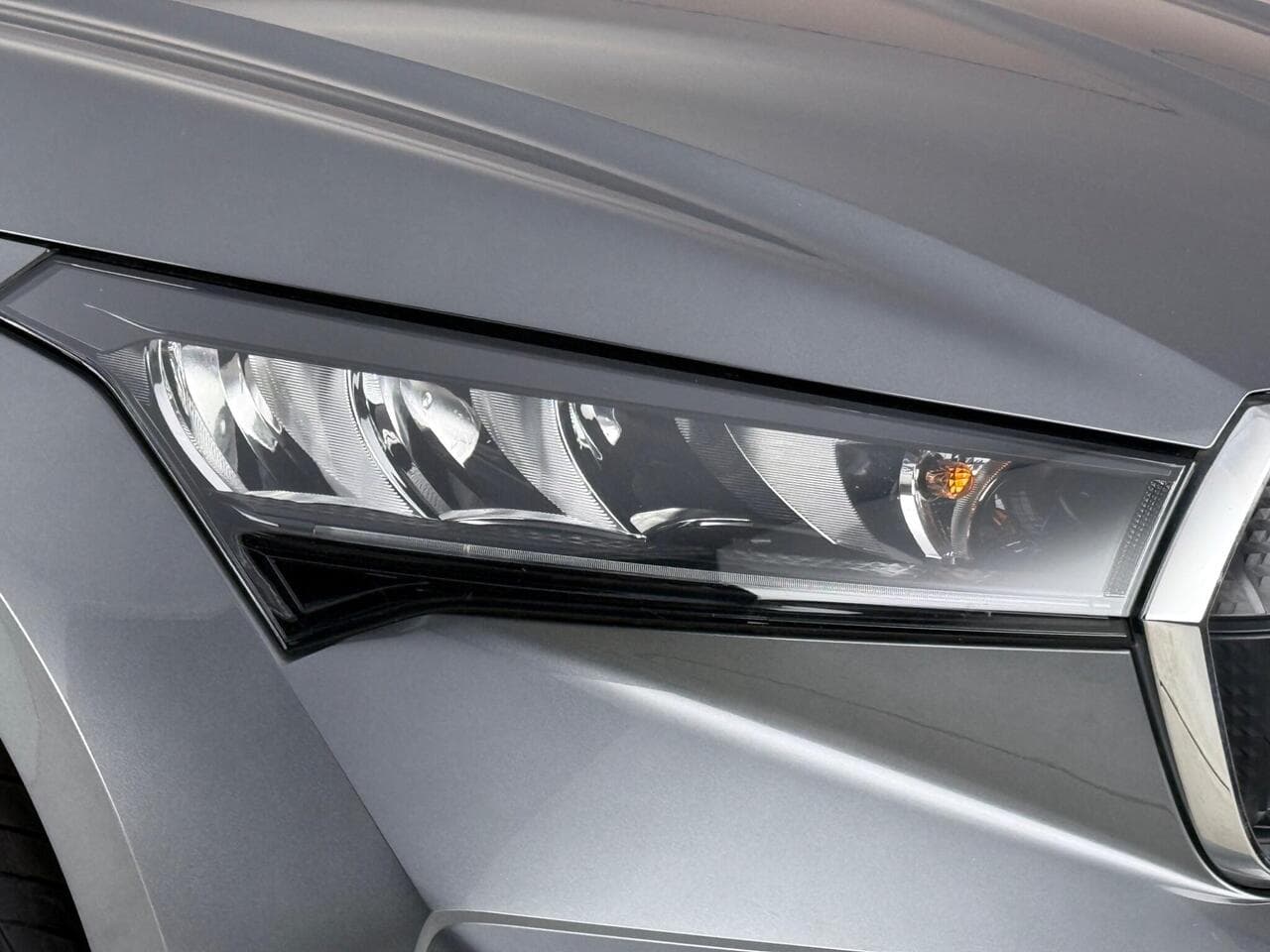 Skoda Enyaq thumbnail Lights Front