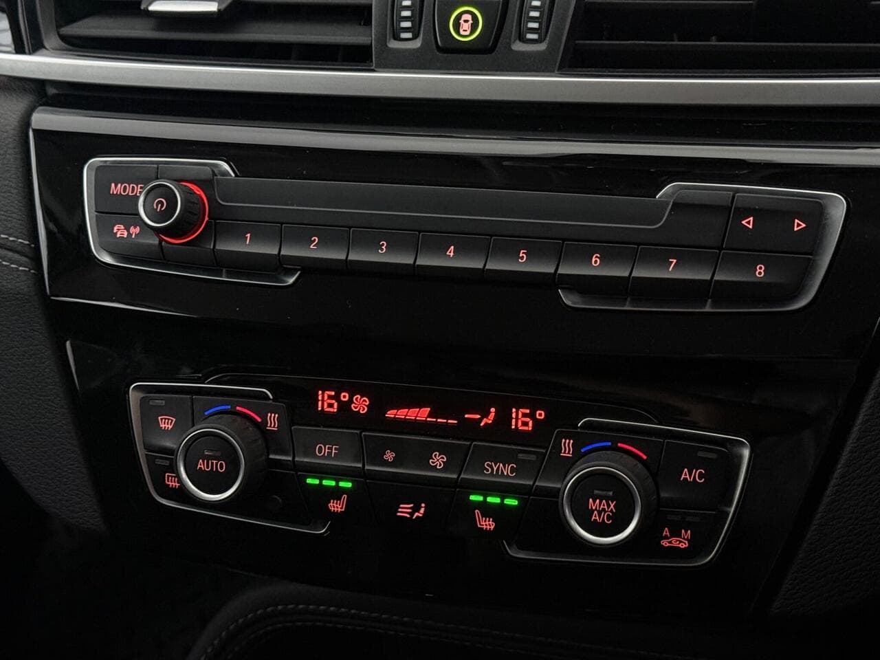BMW X1 thumbnail Infotainment System