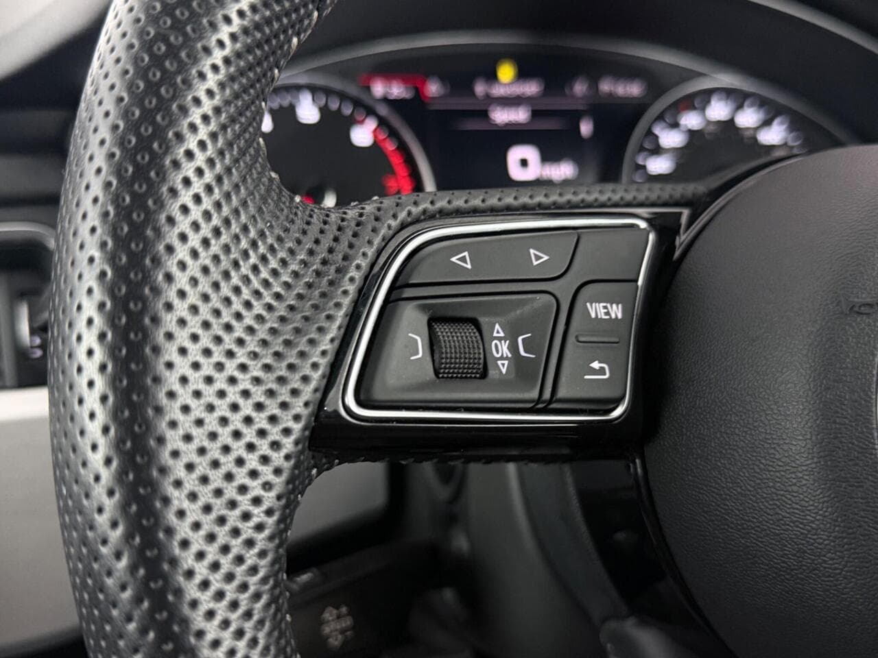 Audi A4 thumbnail Misc Controls