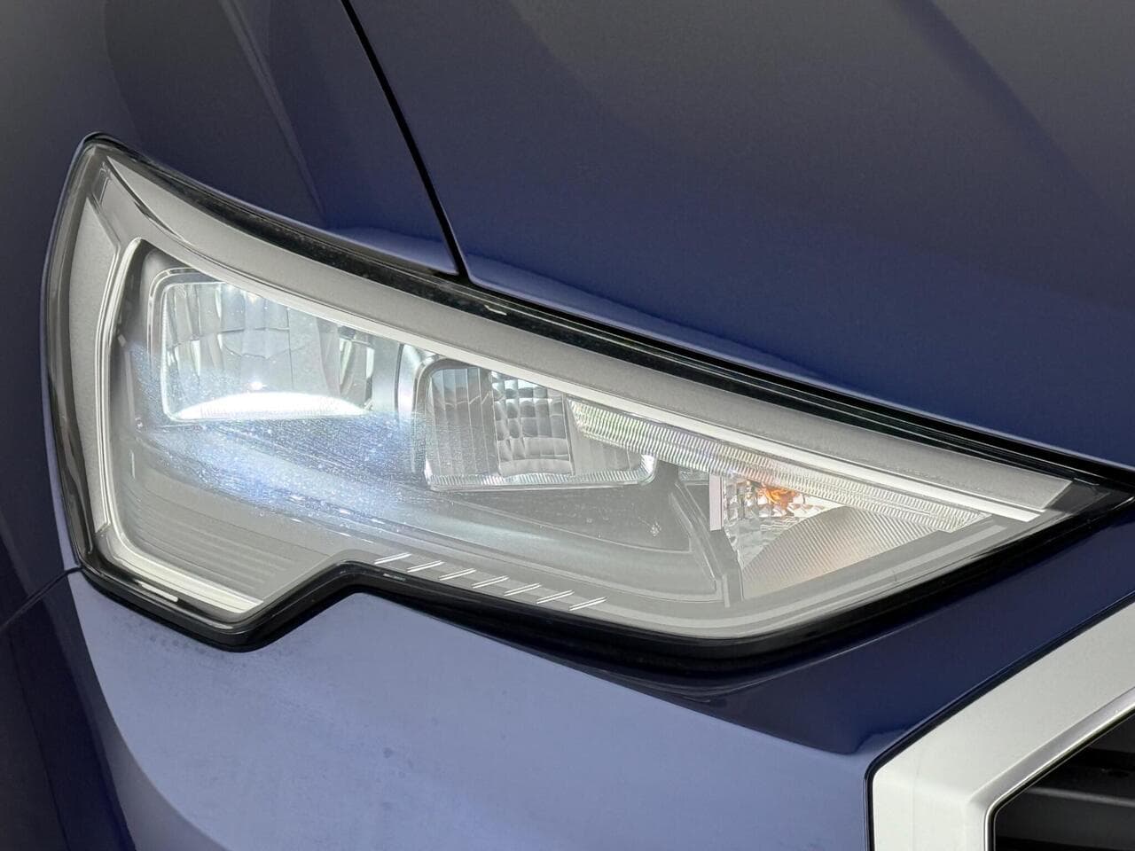 Audi Q3 thumbnail Lights Front