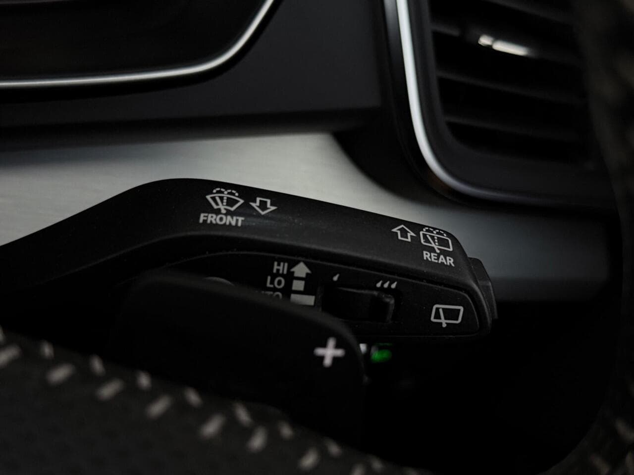 Audi Q5 thumbnail Misc Controls