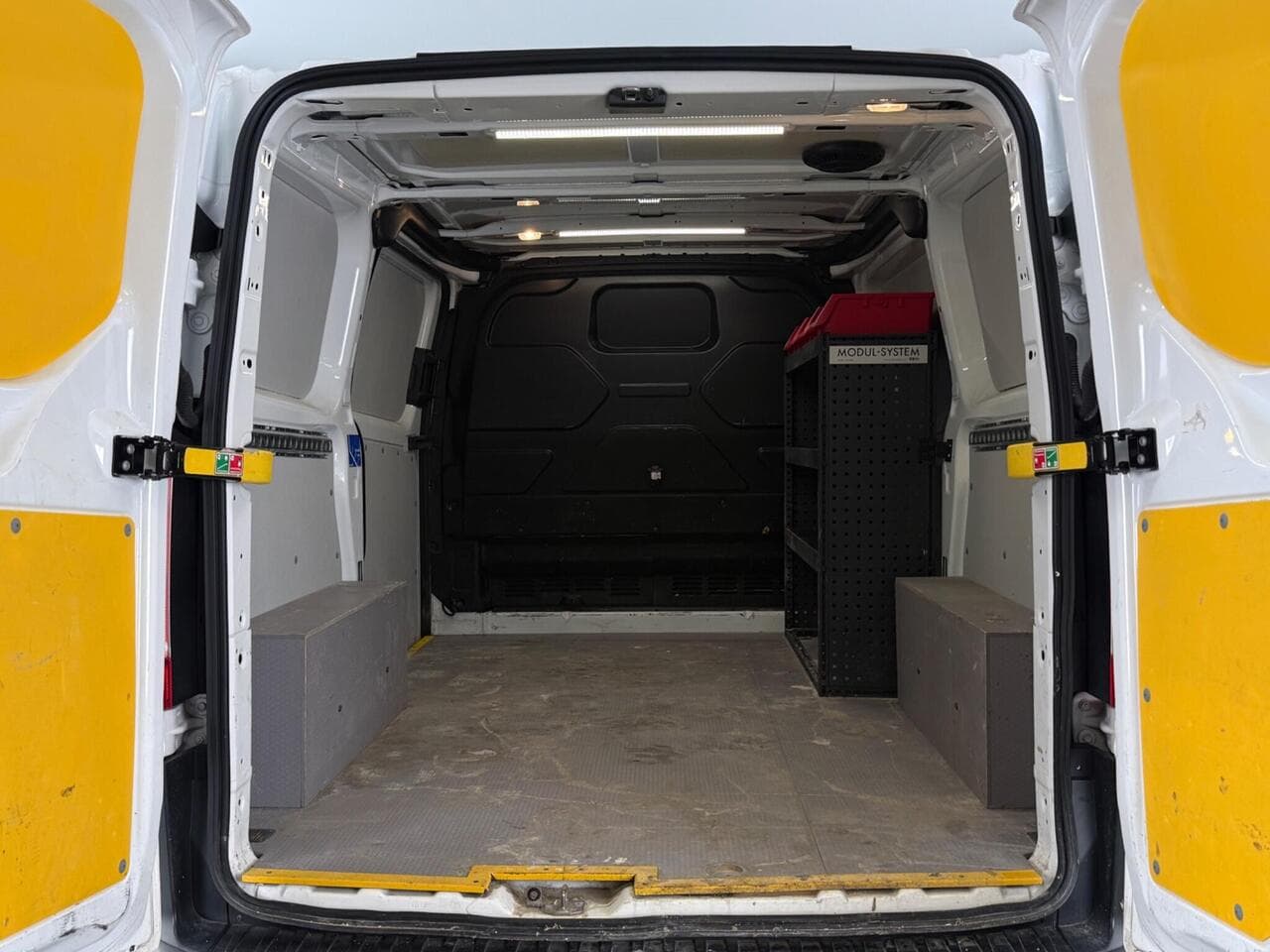Ford Transit Custom thumbnail Cargo Space