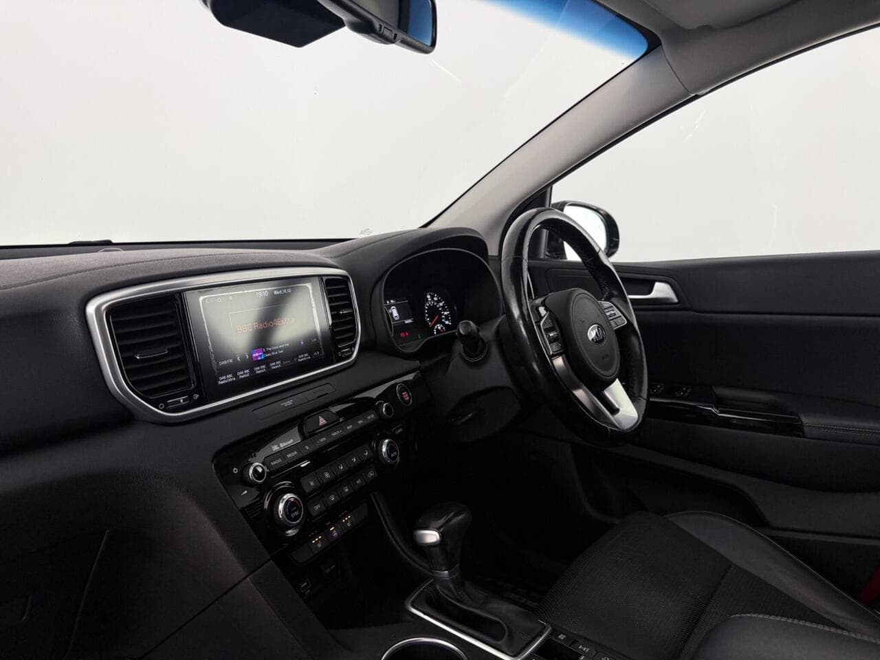 Kia Sportage thumbnail Interior Front