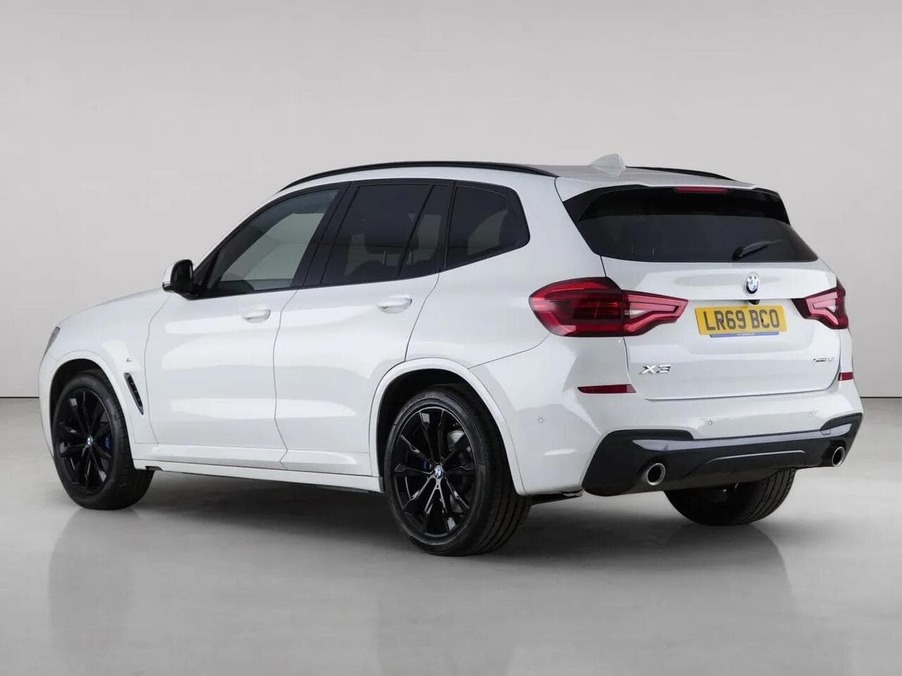BMW X3 thumbnail Rear Left