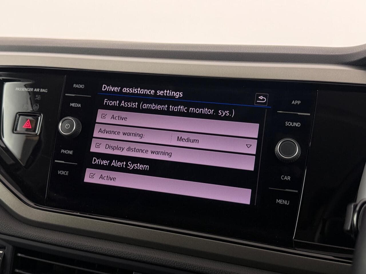 Volkswagen Polo thumbnail Infotainment System