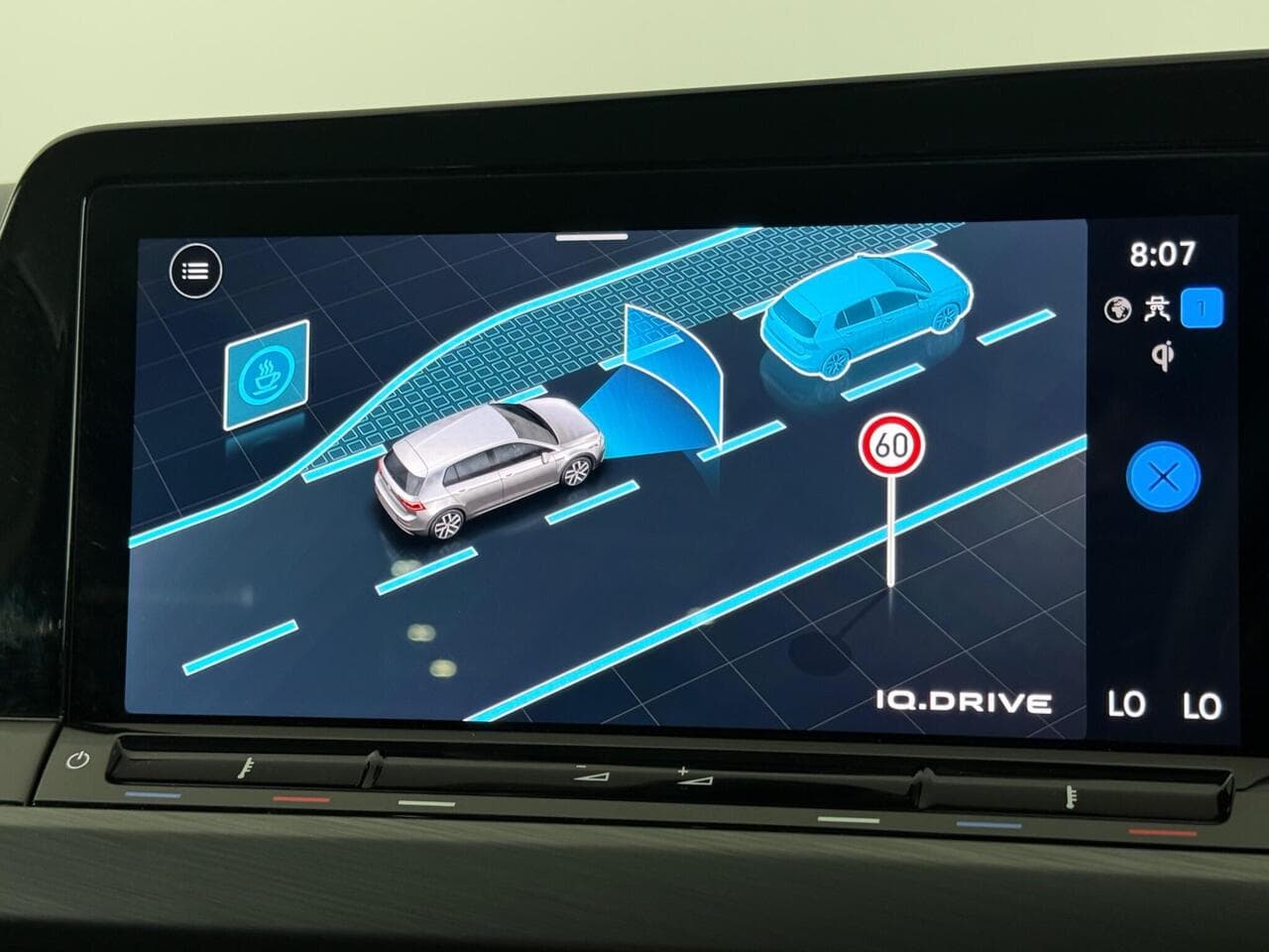 Volkswagen Golf thumbnail Infotainment System