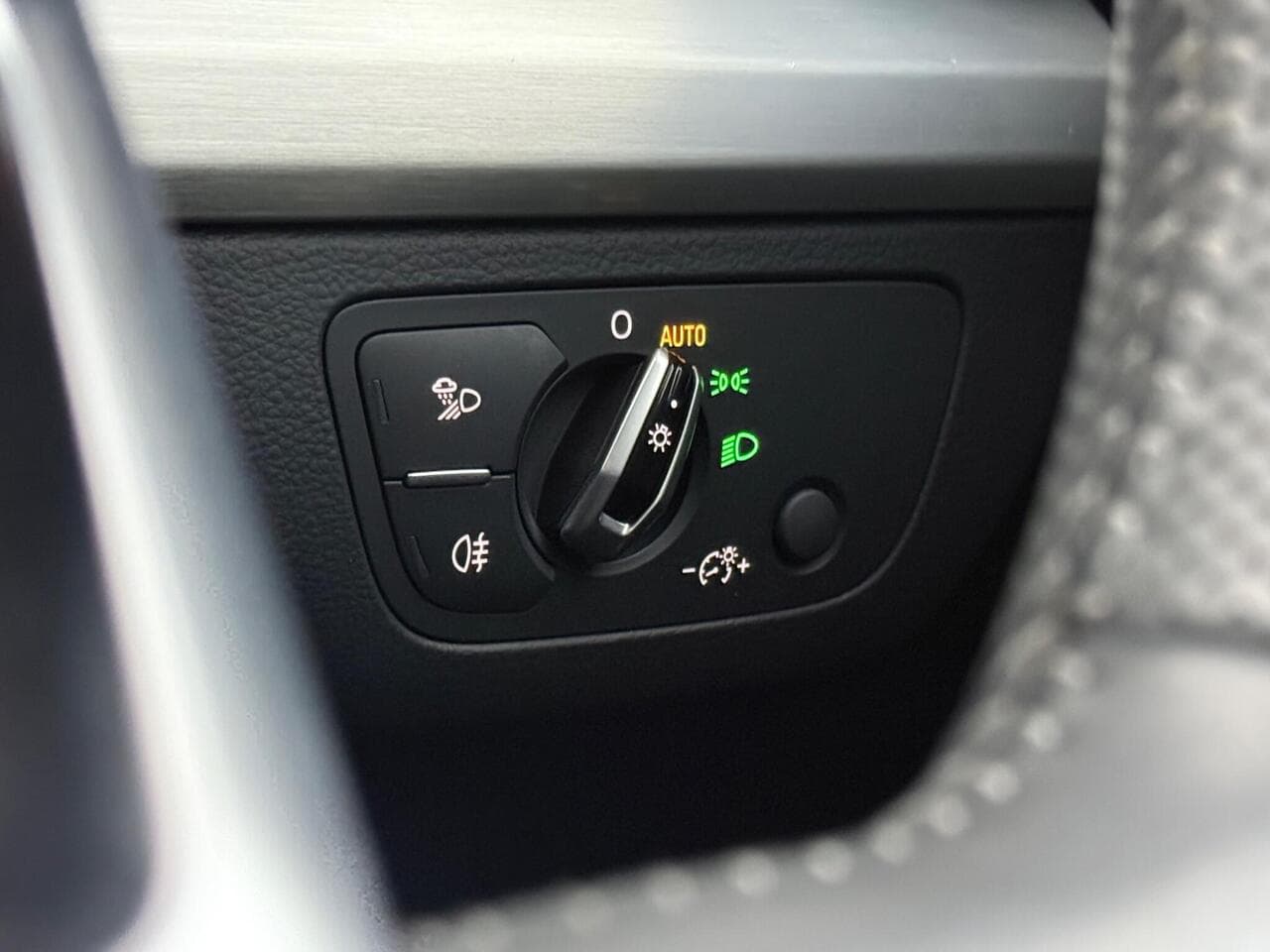Audi Q5 thumbnail Misc Controls