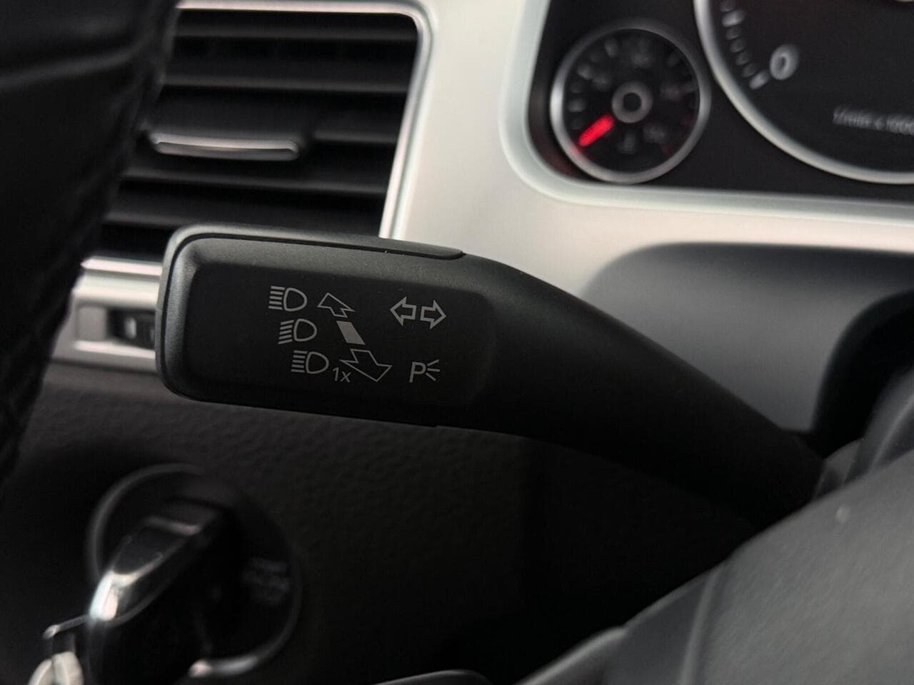 Volkswagen Touareg thumbnail Misc Controls