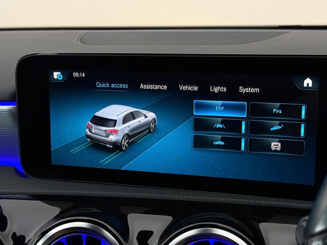 Mercedes-Benz A Class thumbnail Infotainment System