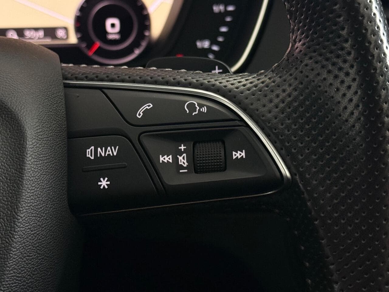 Audi Q5 thumbnail Misc Controls