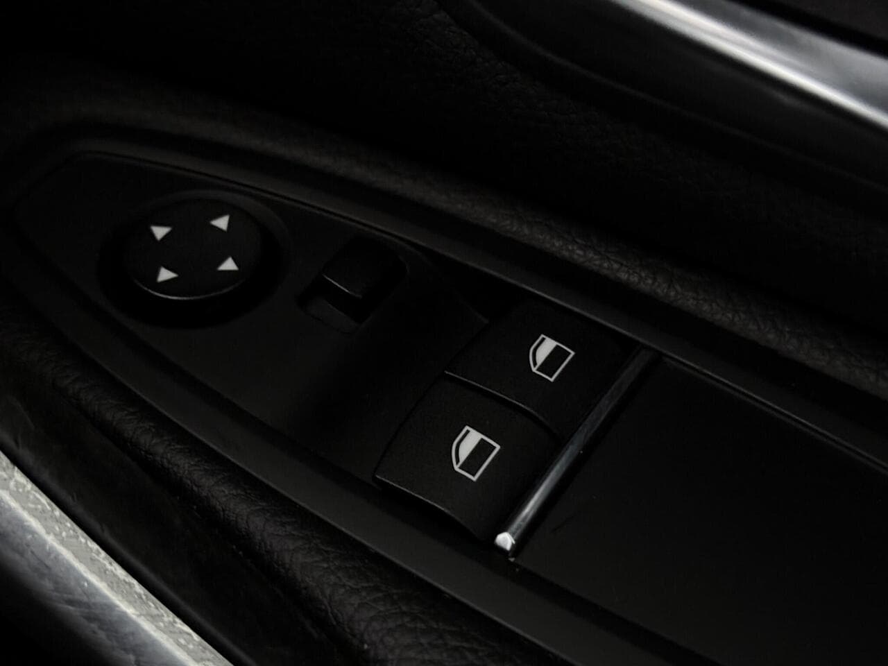 BMW 4 Series thumbnail Misc Controls