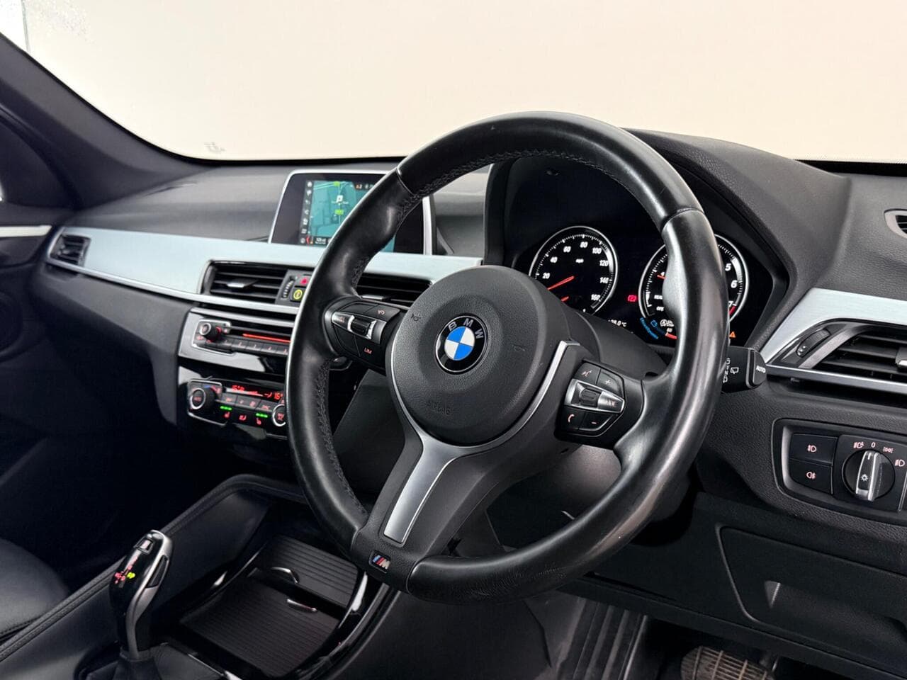 BMW X1 thumbnail Steering Wheel