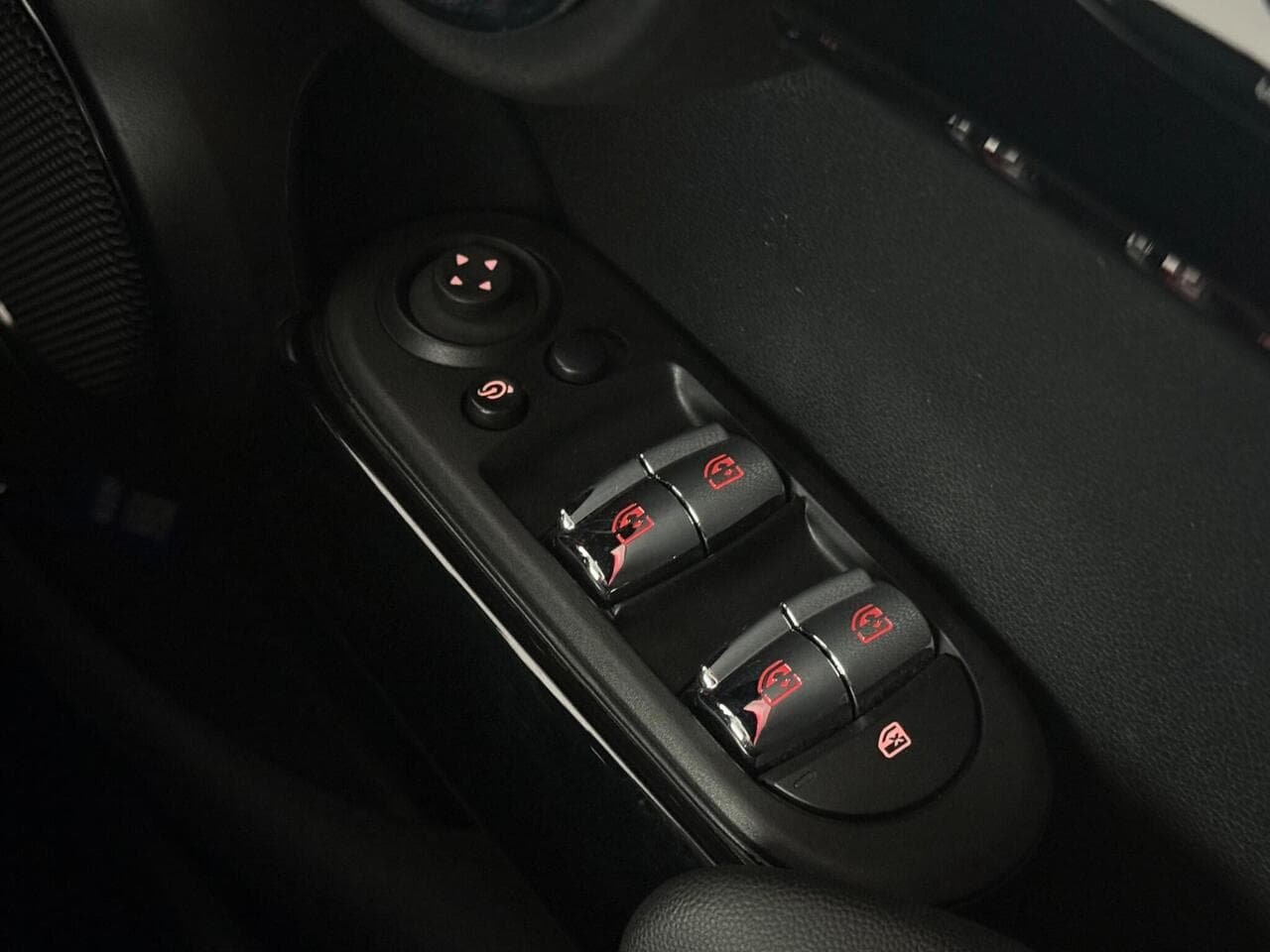 MINI Hatch thumbnail Inconclusive