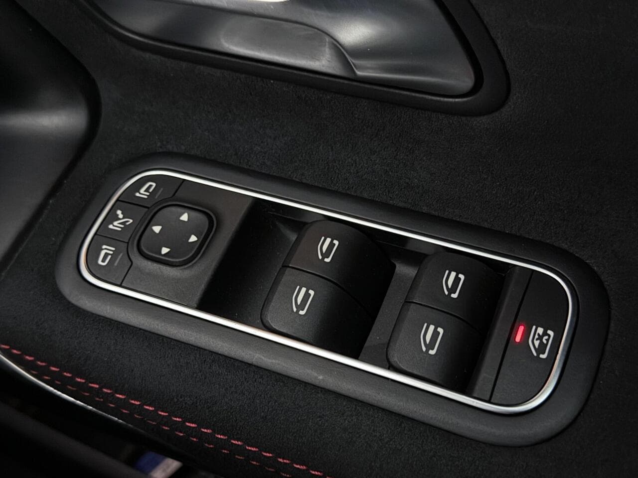 Mercedes-Benz A Class thumbnail Misc Controls
