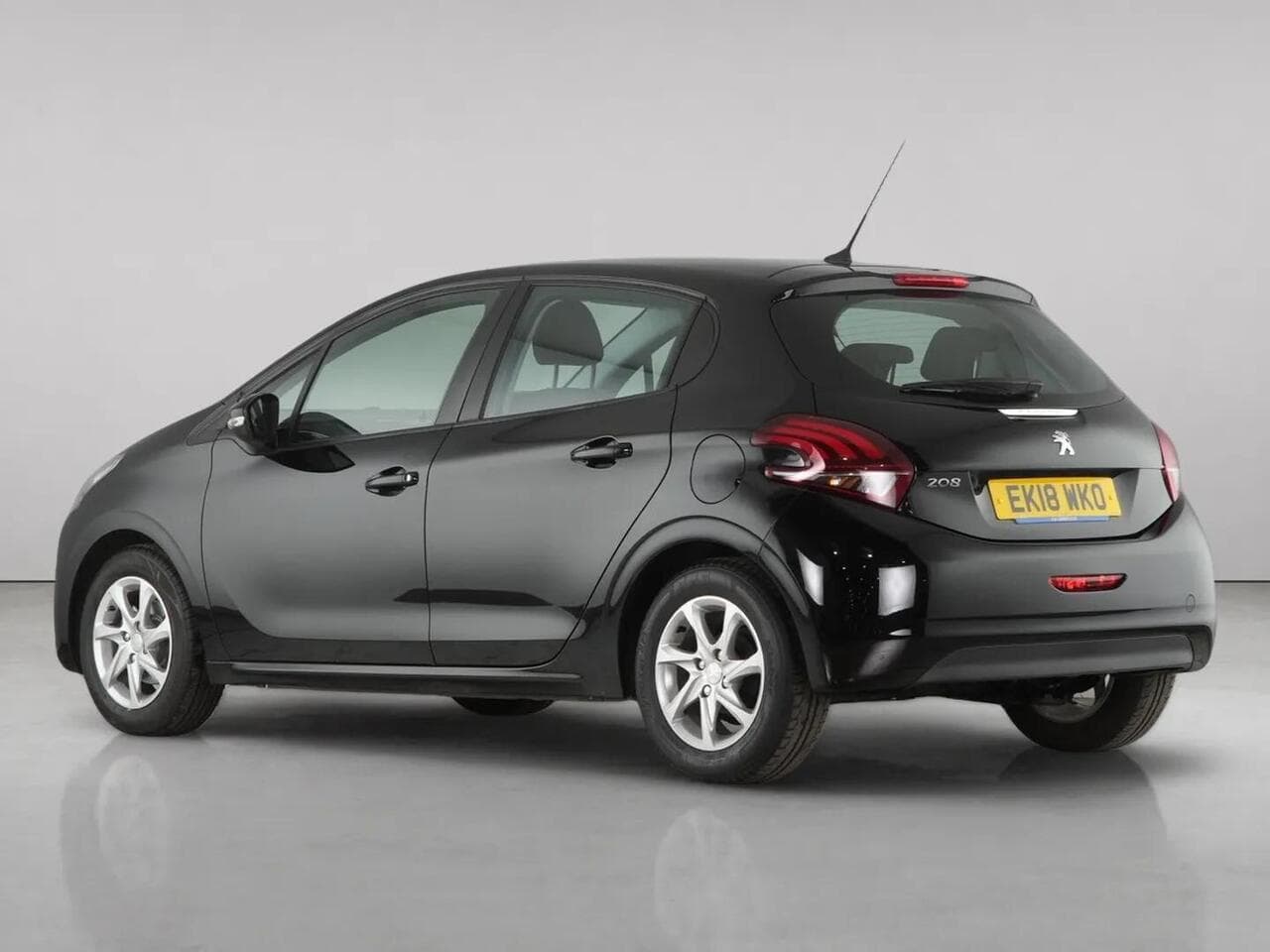 Peugeot 208 thumbnail Rear Left
