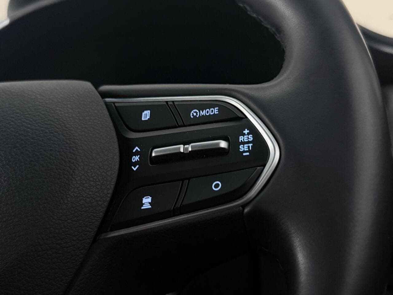 Hyundai Santa Fe thumbnail Misc Controls