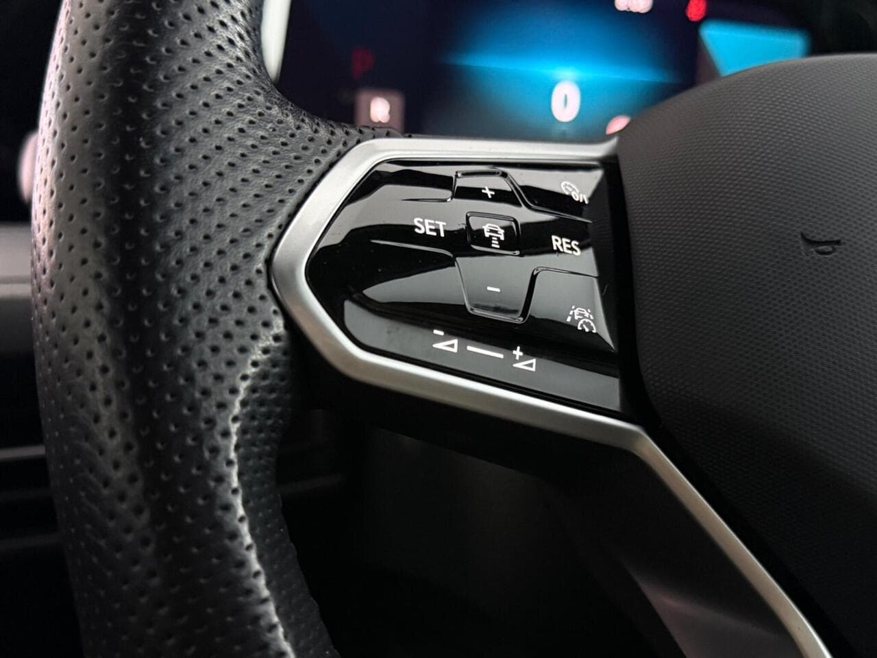 Volkswagen Golf thumbnail Misc Controls