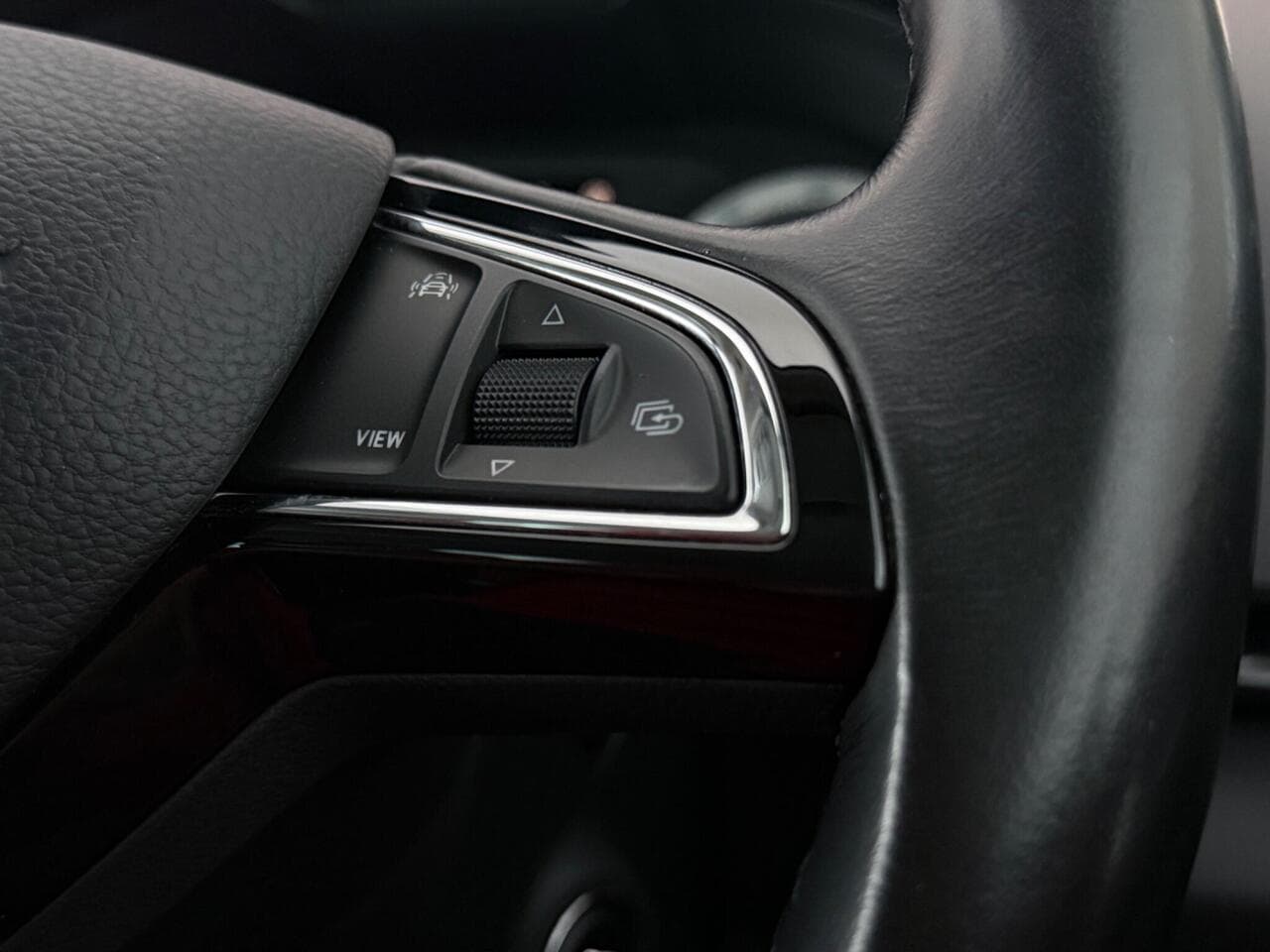 Skoda Karoq thumbnail Misc Controls